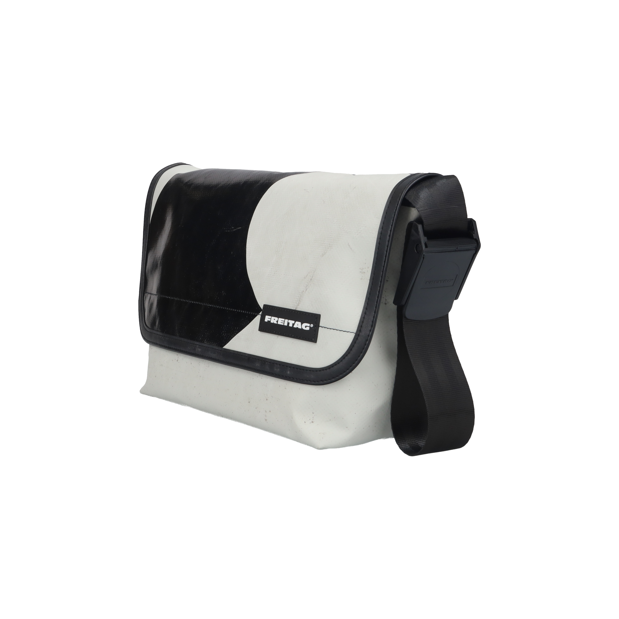 Welcome Back F42 SURFSIDE 6 | FREITAG