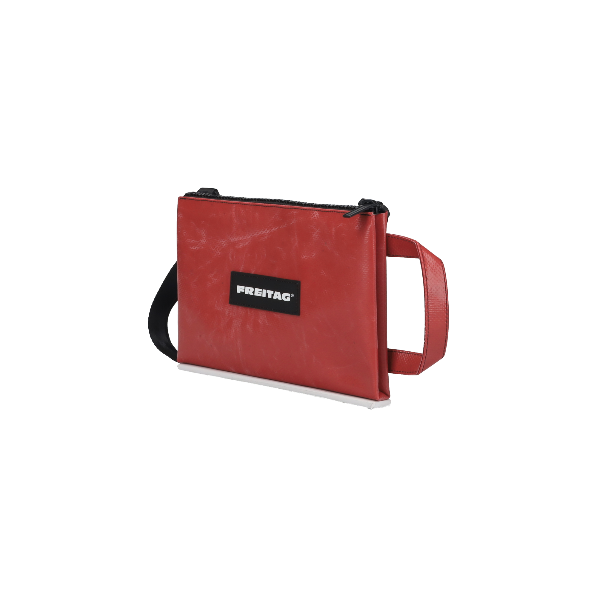 FREITAG 赤 メッセンジャーバッグ アップサイクルされたバッグとアクセサリー | FREITAG